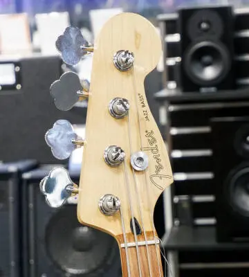 Fender - Player Jazz Bass Pau Ferro - Black 2